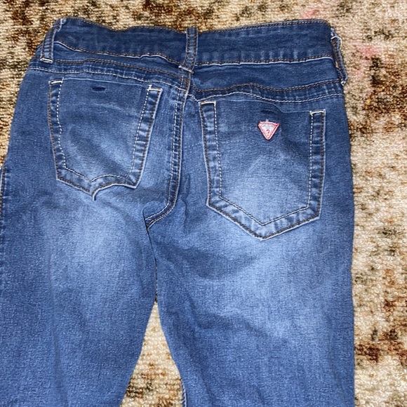 I’m selling guess denim jeans - Picture 3 of 5